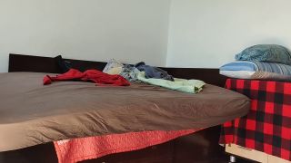 HairyMaid - Moglie sexy si diverte a provare vestiti e a tagliarli di dosso. Mora balla nuda per casa.-4