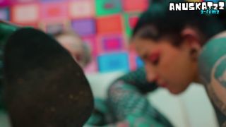 [K2S.CLUB] Anuskatzz - Anal und Squirt Spaß - Gothic Lesben Entfesseln In Latex - Fisting, Sq... - FullHD 1080P-4