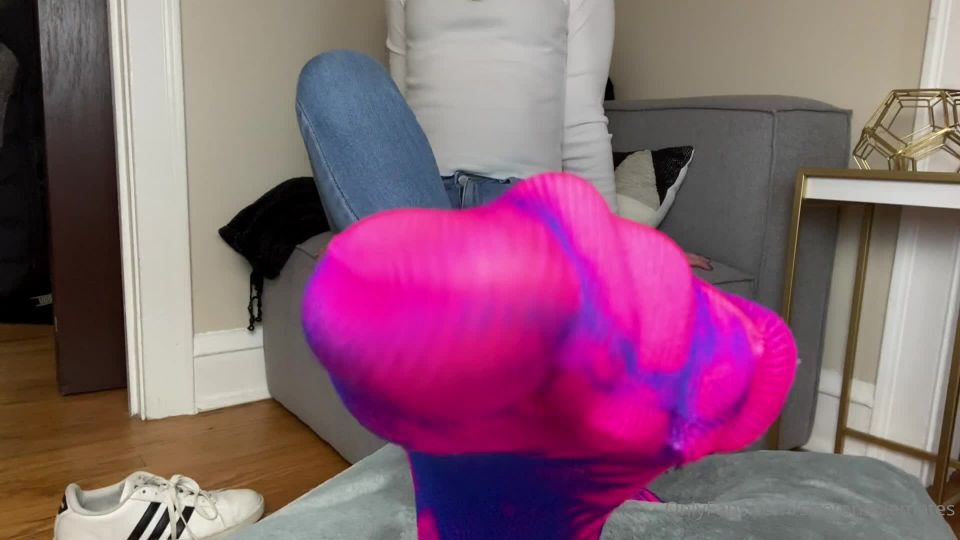 porn clip 38 foot fetish literotica sizetensolemates 130120212008219638 the scent of my tie dye peds will make you bust all over my stinky soles, foot on feet porn