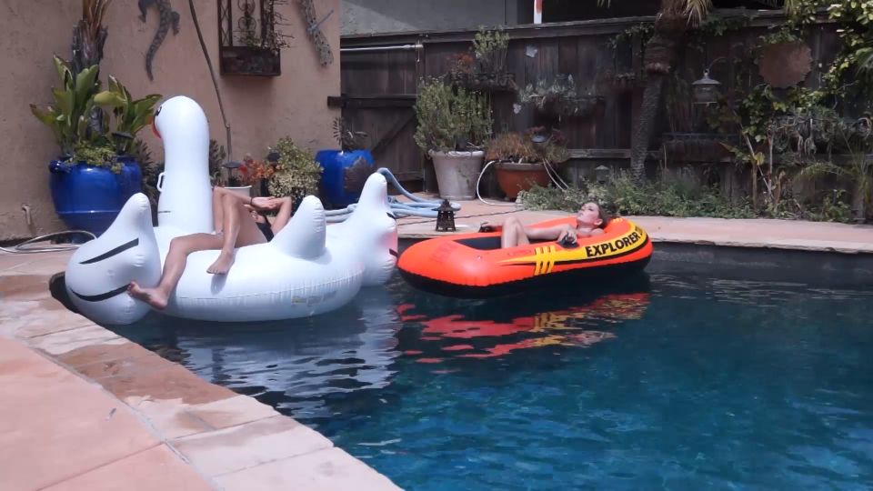 Custom Fetish - Vivian n Madison Chillin on Inflatables - Fetish