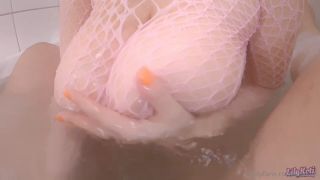 Lily Koti Bath Time Play-5