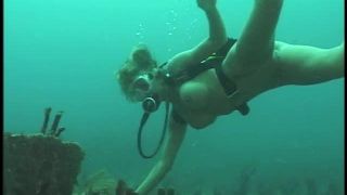 SexUnderwater e0020 Scuba Dears   Sandy (mp4)-2