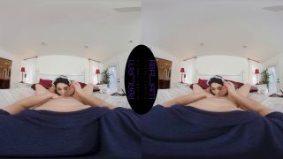 Video Gabbie Carter : Mega Busty Housekeeper 1080p FullHD-5