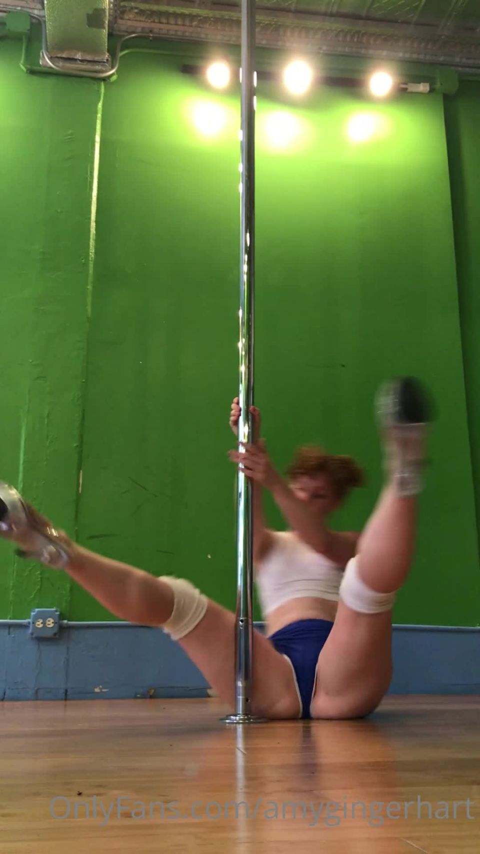 Onlyfans - Amygingerhart - Amy Hart - amygingerhart   Its been so long since Ive gotten to pole dancebut I have some AMAZING NEWS  Ive found a studio space to r - 29-10-2020