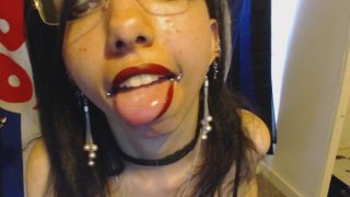 free video 19 Miss Alice the Goth – Spit Saliva Drooling Fetish Red Lipstick on solo female gay armpit fetish-6