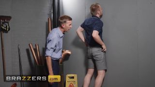 6265 Miss Alice Wild Finds The Perfect Opportunity To Ride He...-1