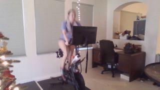 brittibratti 2023-12-01 Stream started at 12012023 0139 pm  Happy Friday!-6