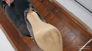 Young Goddess Kim - First Day as a doormat pov Young Goddess Kim-6
