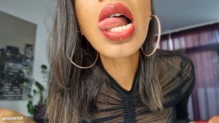 MahoganyQen – Queens Spits and Lips.-7