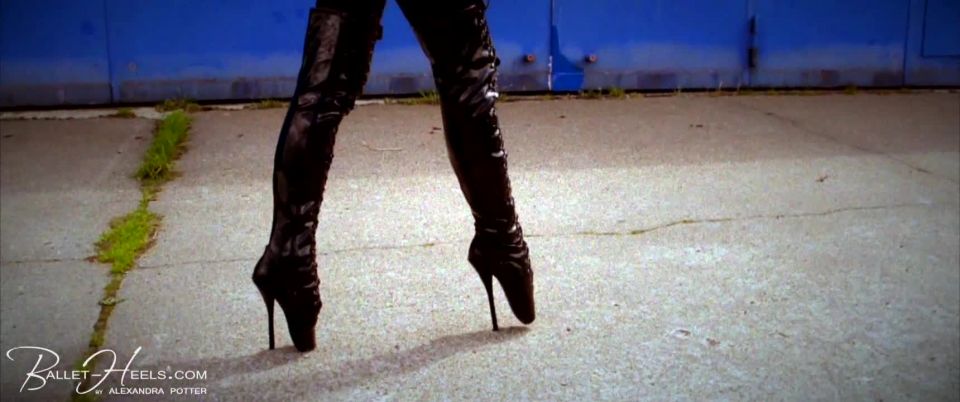 Back At The Garage - LateXperiment.