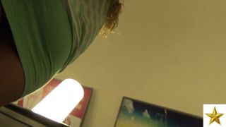 Amateur Upskirt Action 1042-5