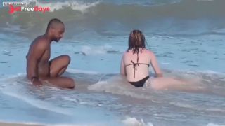 [GetFreeDays.com] EM UMA PRAIA COM DUAS GAROTAS TURISTA FAZ SEXO SEM SI ENPORTAR COM NADA Sex Stream January 2023-3