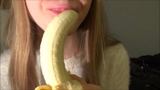 Peas and Pies 20181228 - banana couldn't handle it 👄💥🍌-1