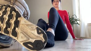 Goddess Kaylee fetish Goddess Kaylee aka xomaddykxo - 12-18-2024 OnlyFans Video - I knew you wouldnt be able to last long without your favorite stinky sweaty soles went video-1