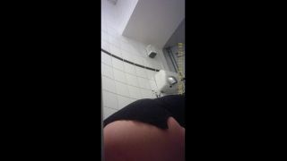 Online Tube Voyeur in Public Toilet - voyeur-0