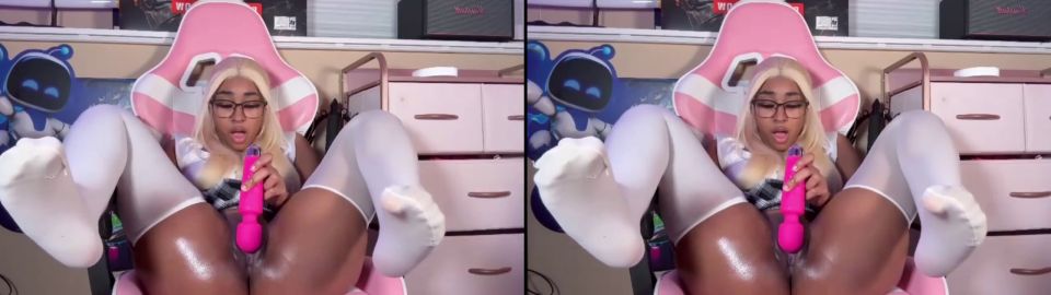 Khloesweets - Khloesweet Role Plays As the School Nerd and Give a Hell of a Show