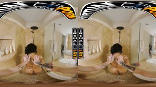 Kona Jade - Getting Wet with the Step-Sis - VirtualPorn, BangBros (UltraHD 4K 2024) New Porn-0