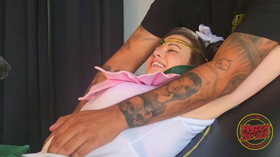 Andi The Anime Expo Cosplayer’s Ticklish Sides Exposed TickleTrash (Feet porn)