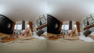 降雨中的虚拟激情：Amber Kawaii 4K VR性爱体验-1