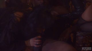 Kaylani Lei's Accidental Hooker Fix Scene Revealed-6