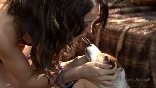 Holly Randall 5e01647f4300960795518-5