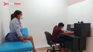 [GetFreeDays.com] Mdico pervertido folla el coo de la chica universitaria cachonda 18 Sex Video March 2023-0