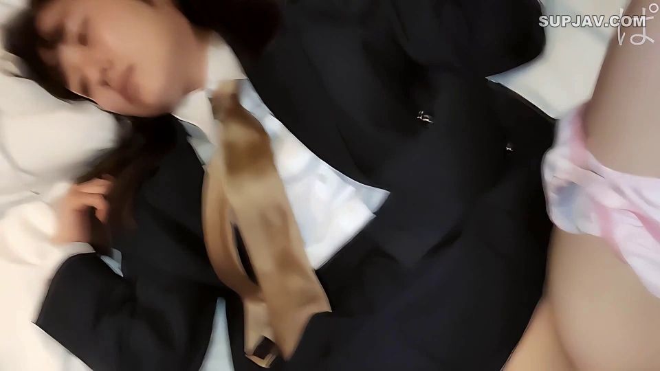 FC2PPV 4699277 A fair-skinned, long-haired honor student..