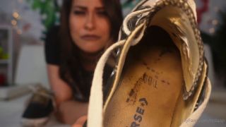 Mila P aka milaap - 09-06-2024 OnlyFans Video - Loser For Converse I love how weak you are for my converse video Mila P hardcore-6