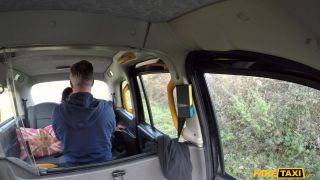 Inked Hotty Cums Hard in the Taxi(Hardcore porn)-2