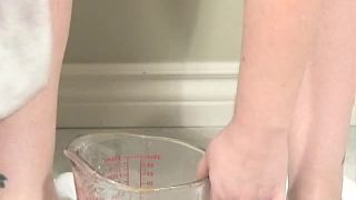 FrenchPee FP Cassandra 640x480 2400kbps clip1 (mp4)-9