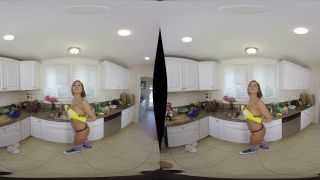 Jaye Summers in Stepdaughter Duties | virtual reality porn | reality -1