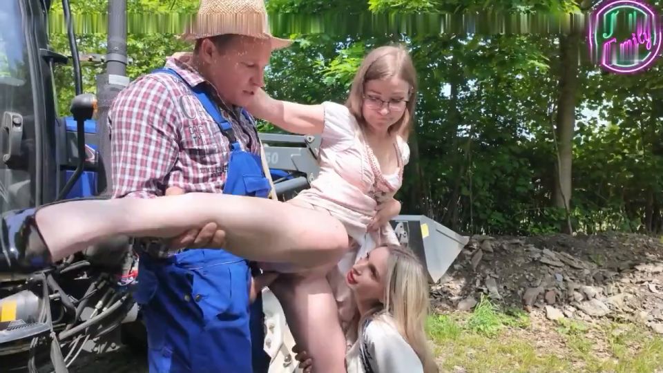 TinyEmily's Hot German Dirndl Threesome Without Condom - MyD
