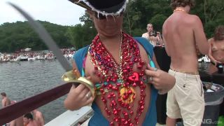 All-Girl Train Of Pussy Eating On The Pontoon Partycraft group -3