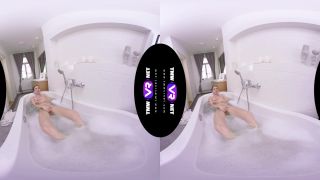 Arwen Gold in The Most Sensual Bath Solo by Arwen Gold in VR on reality -7