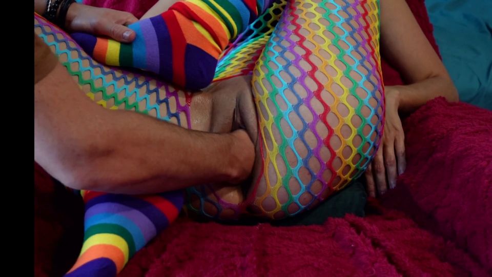 Video FISTING SPANKING SQUIRTING Homemade Stretching MILF PUSSY Com...