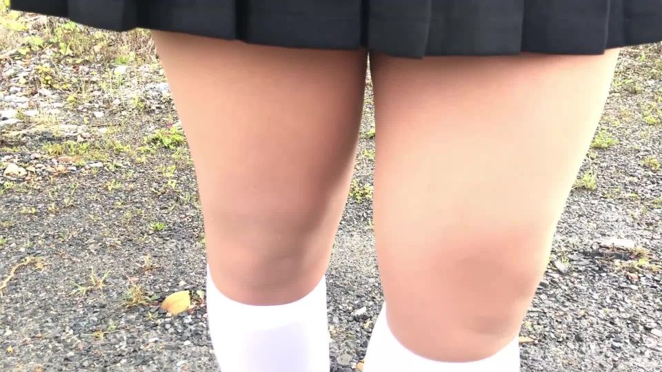 New Fantazy Schoolgirl in white knee socks and white shoes show under skirt feet