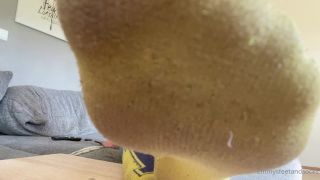 xxx video 14 midget foot fetish emmyfeetandsocks 170520212111762032 i caught yo, foot on feet porn-5
