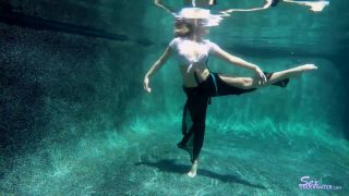 SexUnderwater e0870 Dance Away   Striptease (mp4)-0