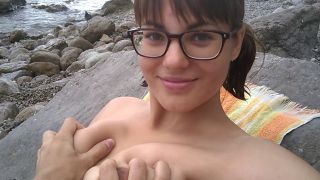 Public Beach Blowjob: Nerd Sunbathing And Wanted A Dick 1080p-1