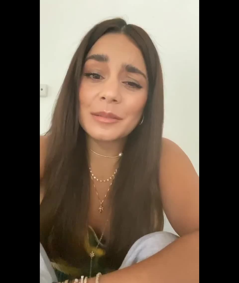 Vanessa Insta live on 23-04-2020