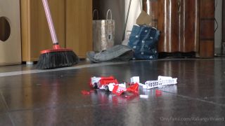 Italian Girlfriend Italian Girlfriend aka italiangirlfriend - 07-19-2022 OnlyFans Video - Toy cars and pencils crush in 2 different pairs of shoes , it was so fun video hardcore-1