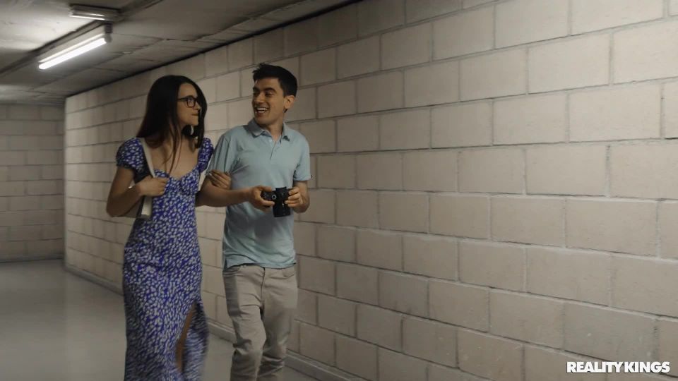 003 Risky Public Sex With My Girlfriend Download New Porn...