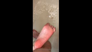 adult xxx video 41 boyfriend foot fetish adestoex 07-07-2020-77257891-Shower time, feet on feet porn-9