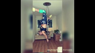 LouLou Petite Louloupetite - pole dancing video splits 23-03-2018-0