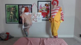 M@nyV1ds - Kosplay_Keri - Pennywise and Ronald McDonald get silly-1