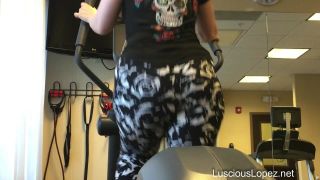 Luscious Lopez[0280341] big booty in #yogapants on the elliptical [2017-06-11]-1