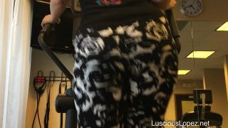 Luscious Lopez[0280341] big booty in #yogapants on the elliptical [2017-06-11]-7