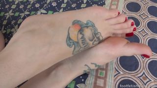 online adult video 10 sexy feet fetish Meet Bobbi Dylan, feet licking on feet porn-8