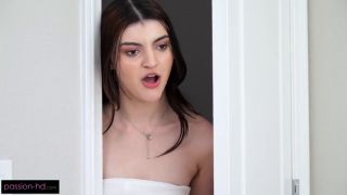 Creampie I Let My Roommates Boyfriend Use My Cunt for His Vr Game - Julia James-3