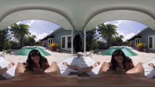 Gabriela Lopez in Summertime with Gabriela Lopez 2160p UltraHD/4K-2